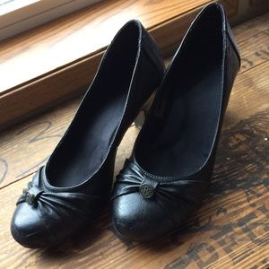 10/$13! Black Heels with Memory Foam Soles